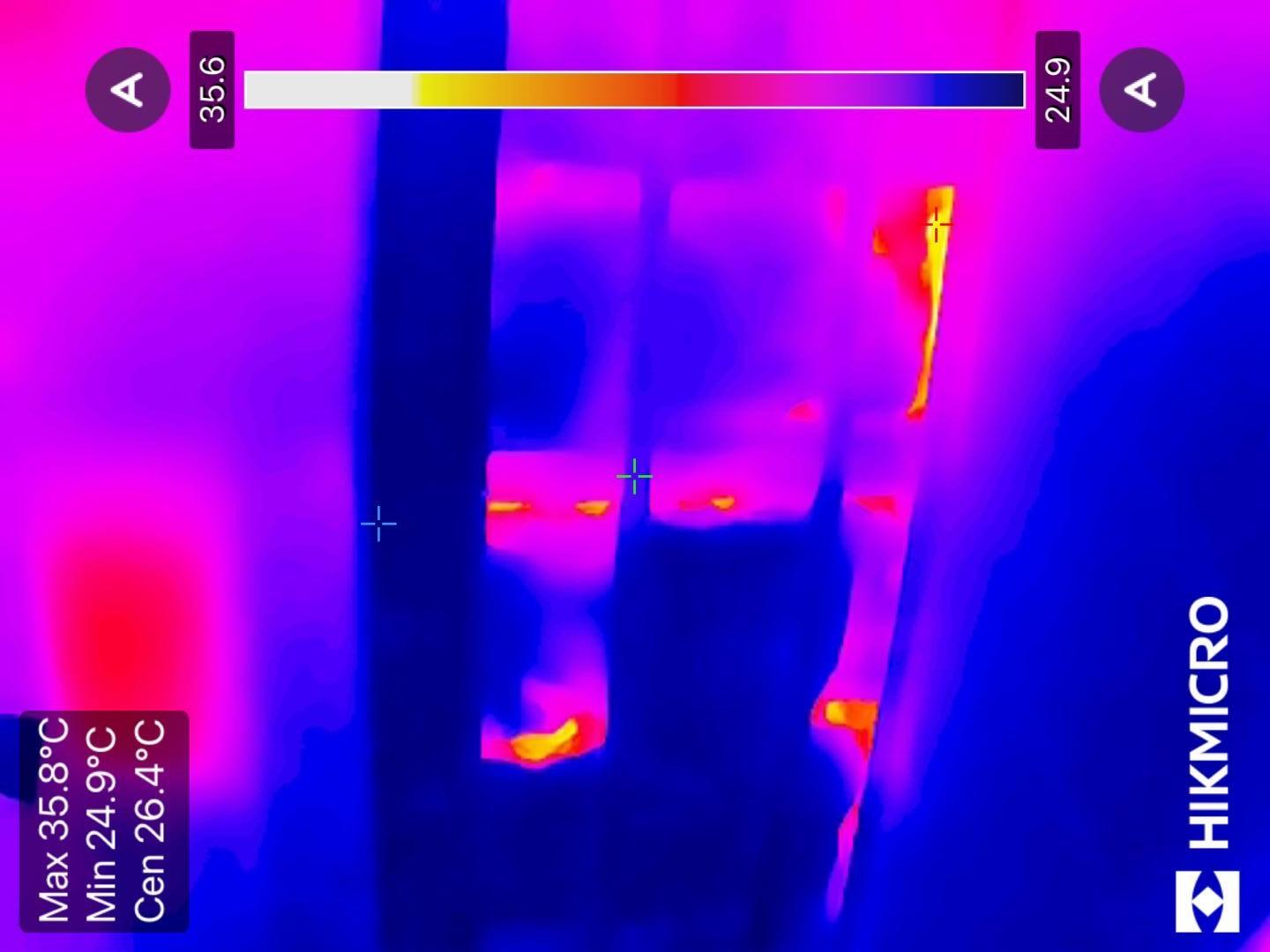 雨漏りや断熱欠損など目視できるサーモグラフィー検査